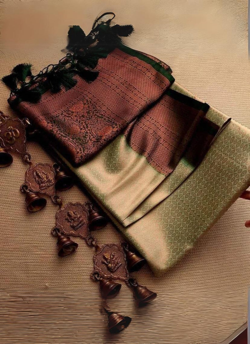 Appealing Psita Kanjivaram Silk Saree With Profuse Blouse Piece