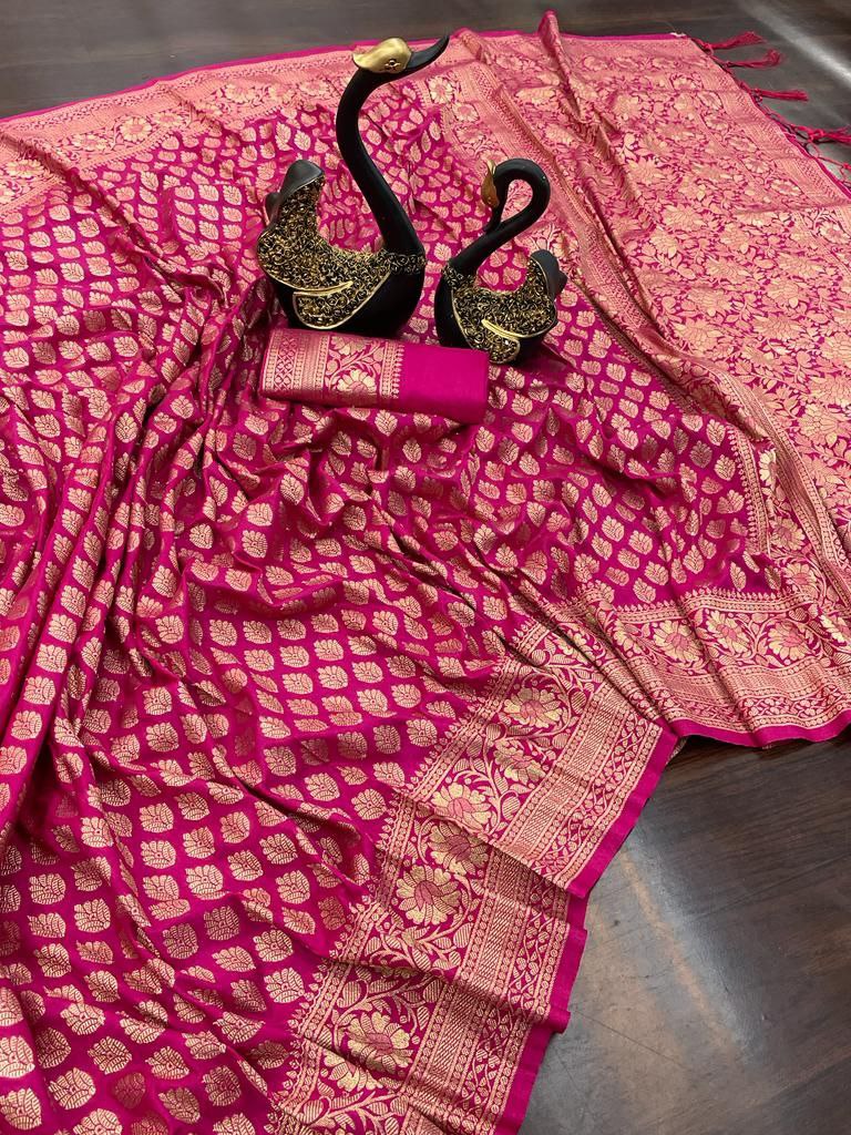 Gratifying Dark Pink Soft Banarasi Silk Saree With Symmetrical Blouse Piece