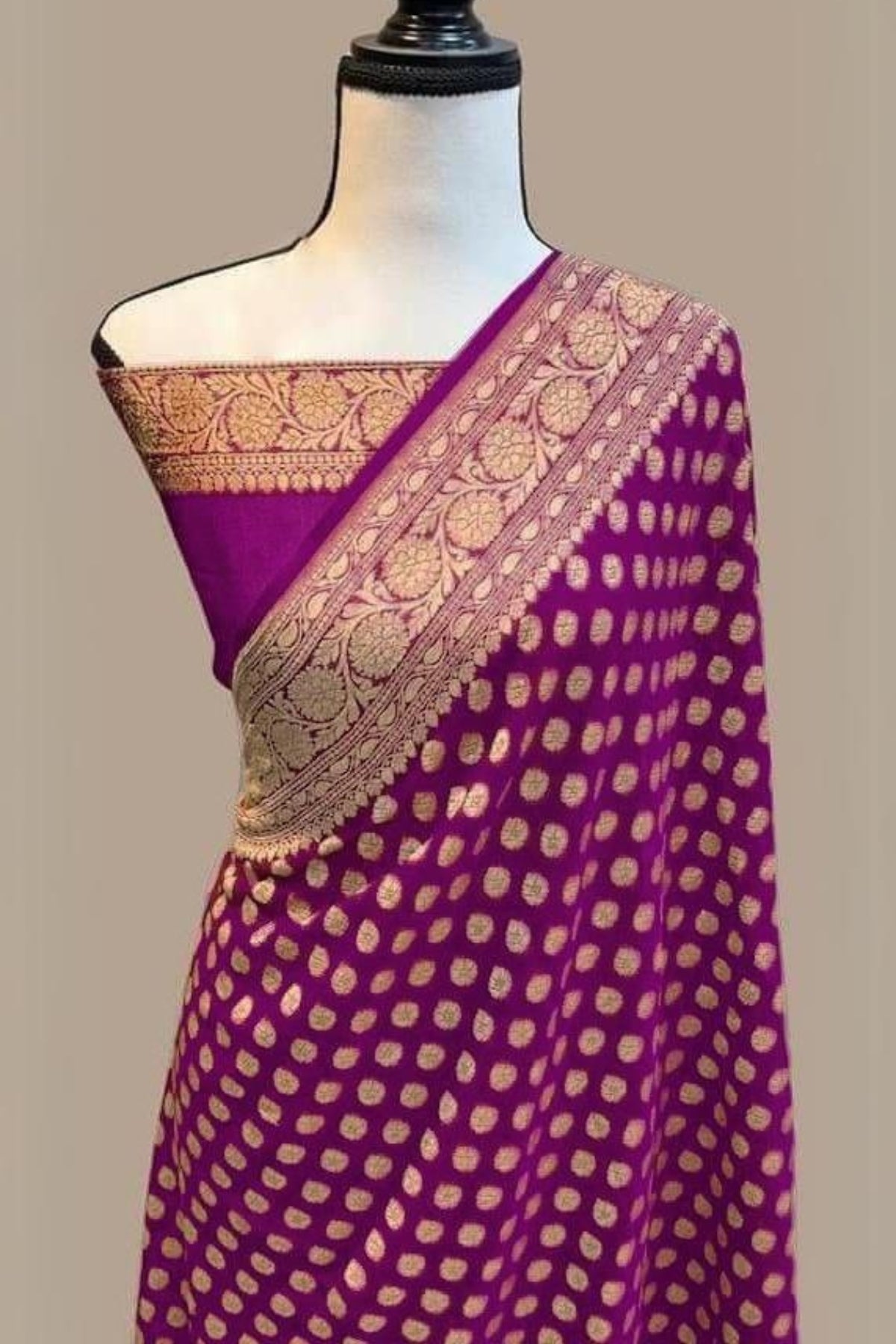 Vivacious Purple Soft Banarasi Silk Saree With Stunner Blouse Piece