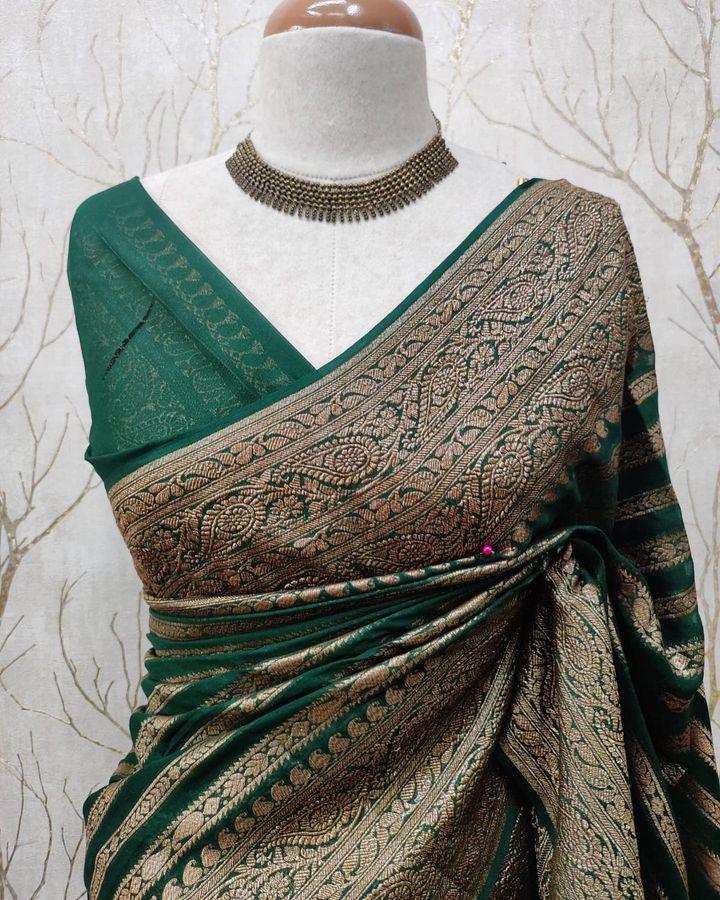 Wonderful Dark Green Soft Banarasi Silk Saree With Engaging Blouse Piece