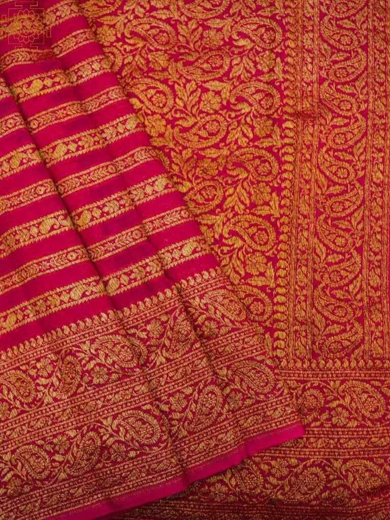 Alluring Dark Pink Soft Banarasi Silk Saree With Confounding Blouse Piece