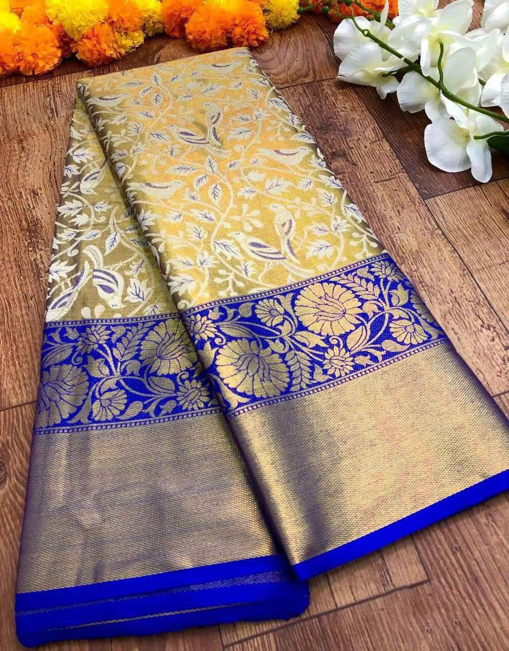 Surreptitious Royal Blue Kanjivaram Silk Saree With Eye-catching Blouse Piece