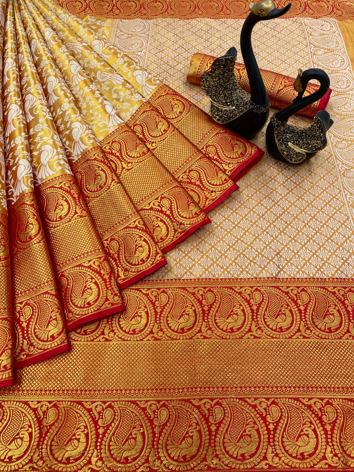 Capricious Red Kanjivaram Silk Saree With Confounding Blouse Piece