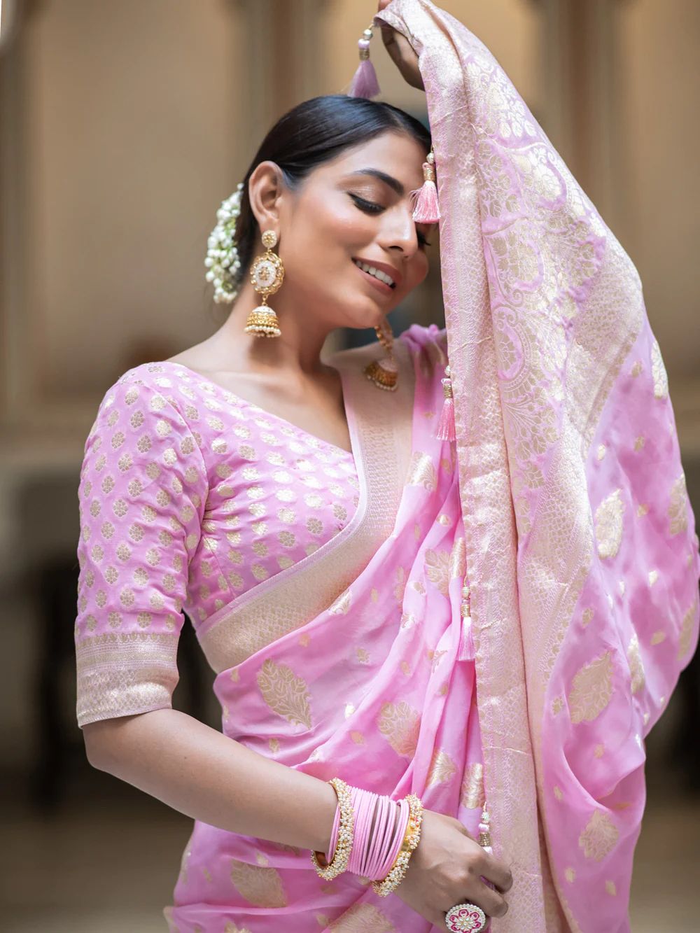 Splendiferous Pink Soft Banarasi Silk Saree With Engrossing Blouse Piece