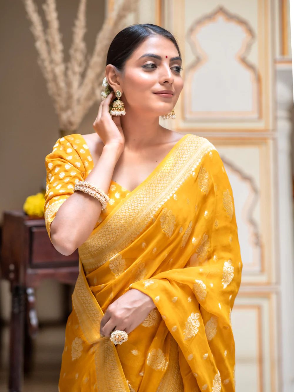 Engaging Yellow Soft Banarasi Silk Saree With Appealing Blouse Piece