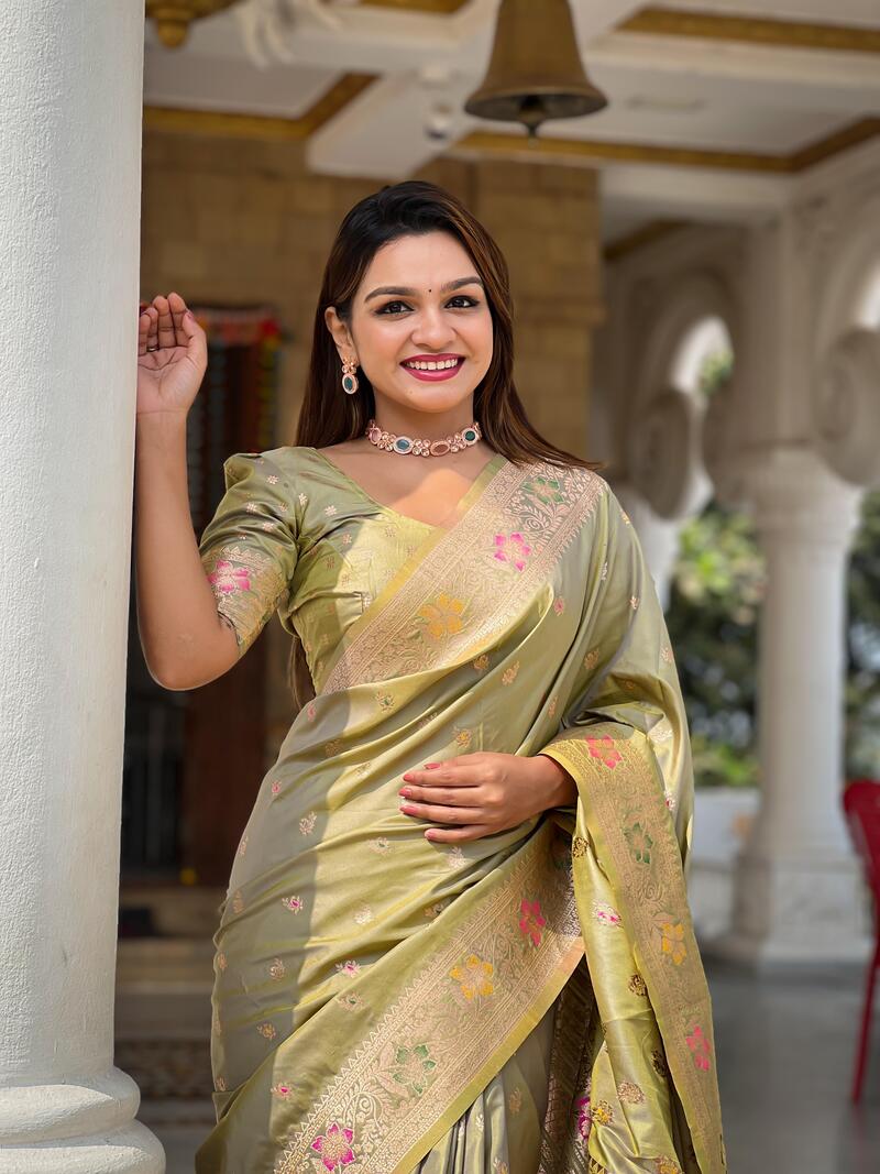 Adorable Mehndi Soft Banarasi Silk Saree With Majesty Blouse Piece