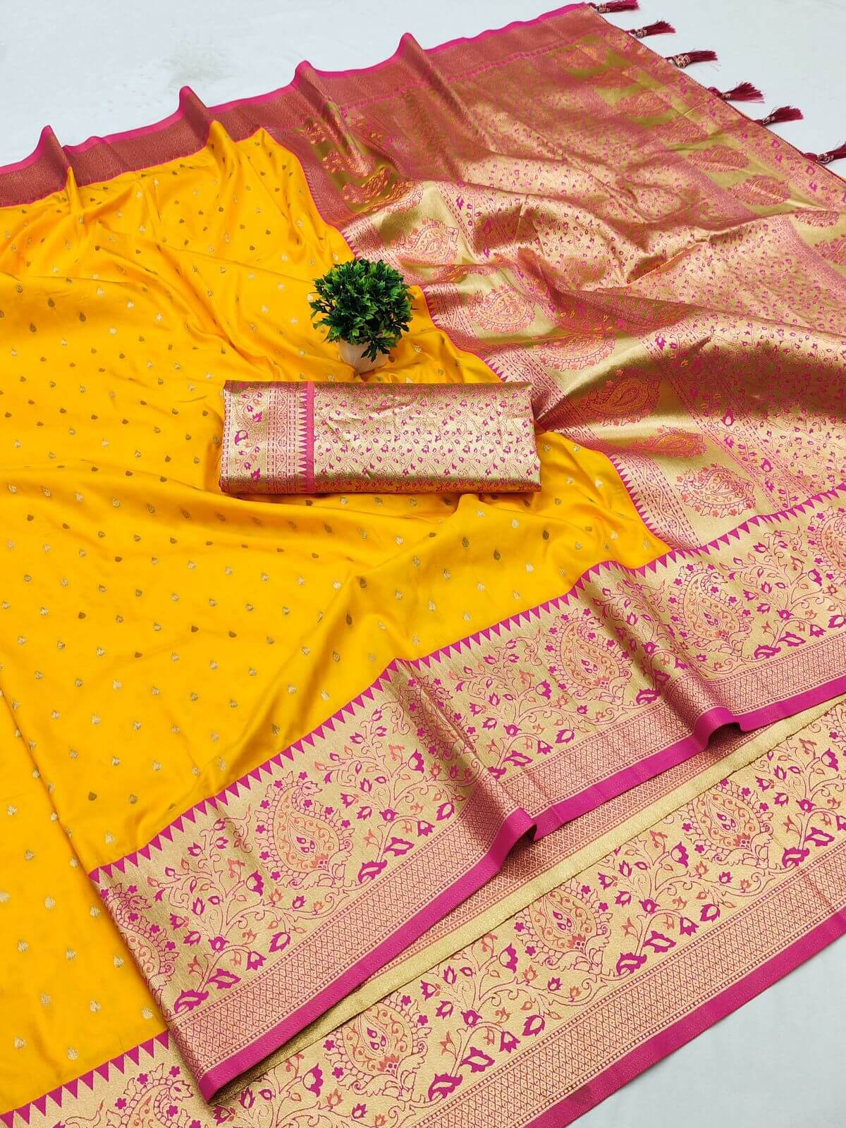 Snazzy Yellow Soft Banarasi Silk Saree With Seraglio Blouse Piece