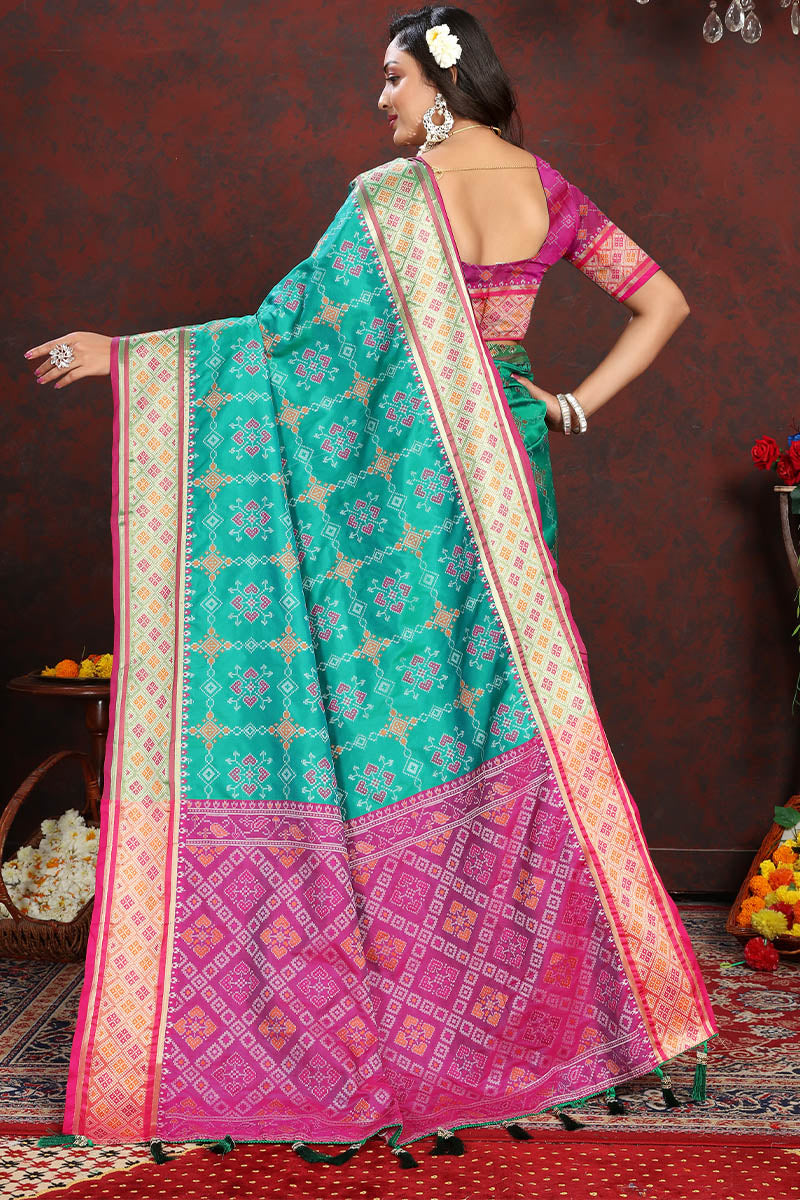 Marvellous Sea Green Soft Banarasi Silk Saree With A glam Blouse Piece