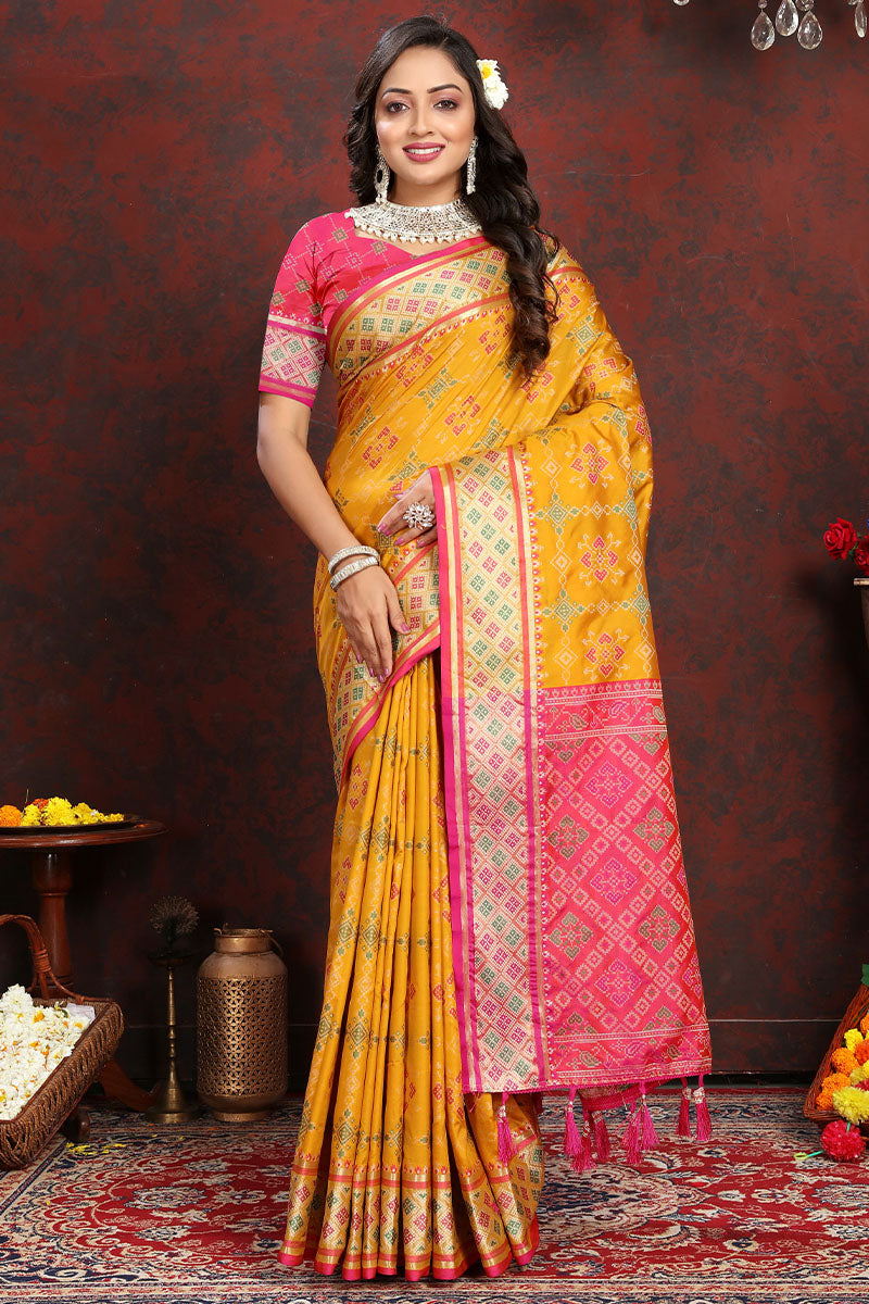Sempiternal Yellow Soft Banarasi Silk Saree With Fragrant Blouse Piece