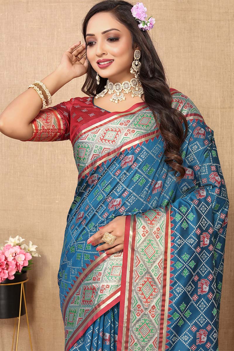 Classic Blue Soft Banarasi Silk Saree With Mesmeric Blouse Piece