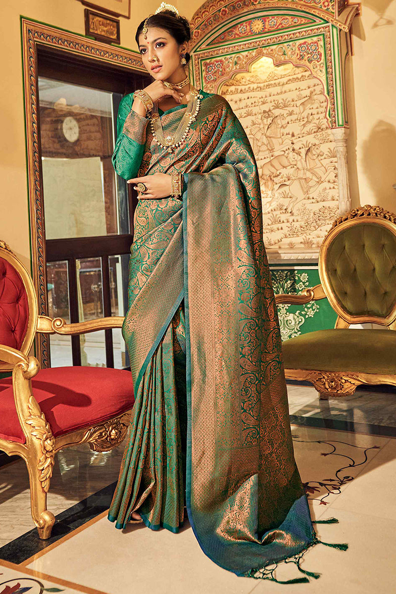 Profuse Dark Green Kanjivaram Silk Saree With Winsome Blouse Piece