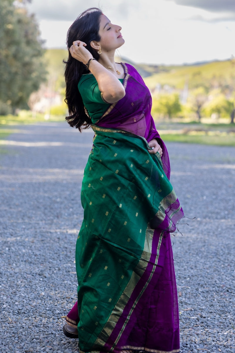 Mesmerising Dark Pink Cotton Silk Saree With Exquisite Blouse Piece