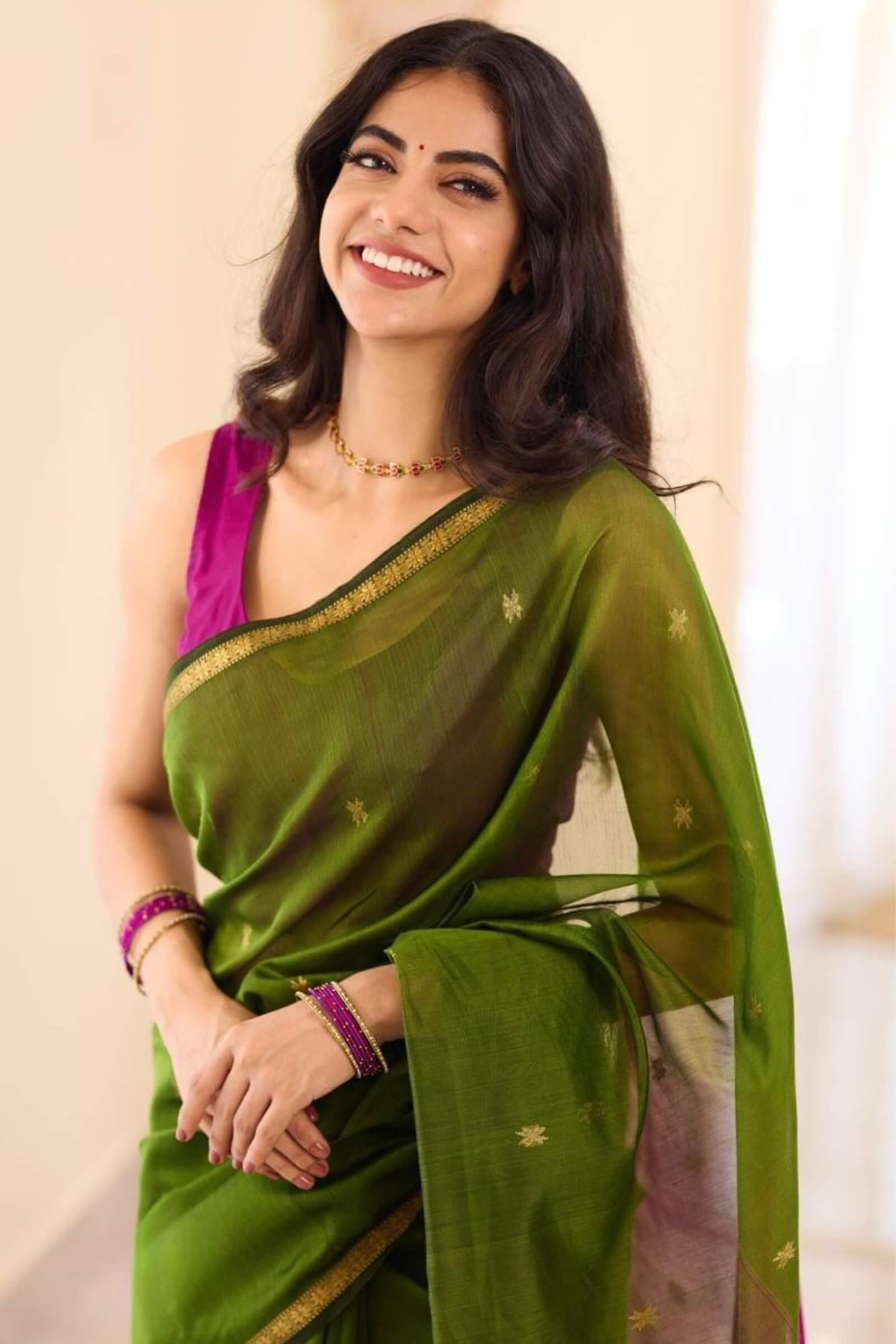 Enigmatic Green Cotton Silk Saree With Denouement Blouse Piece