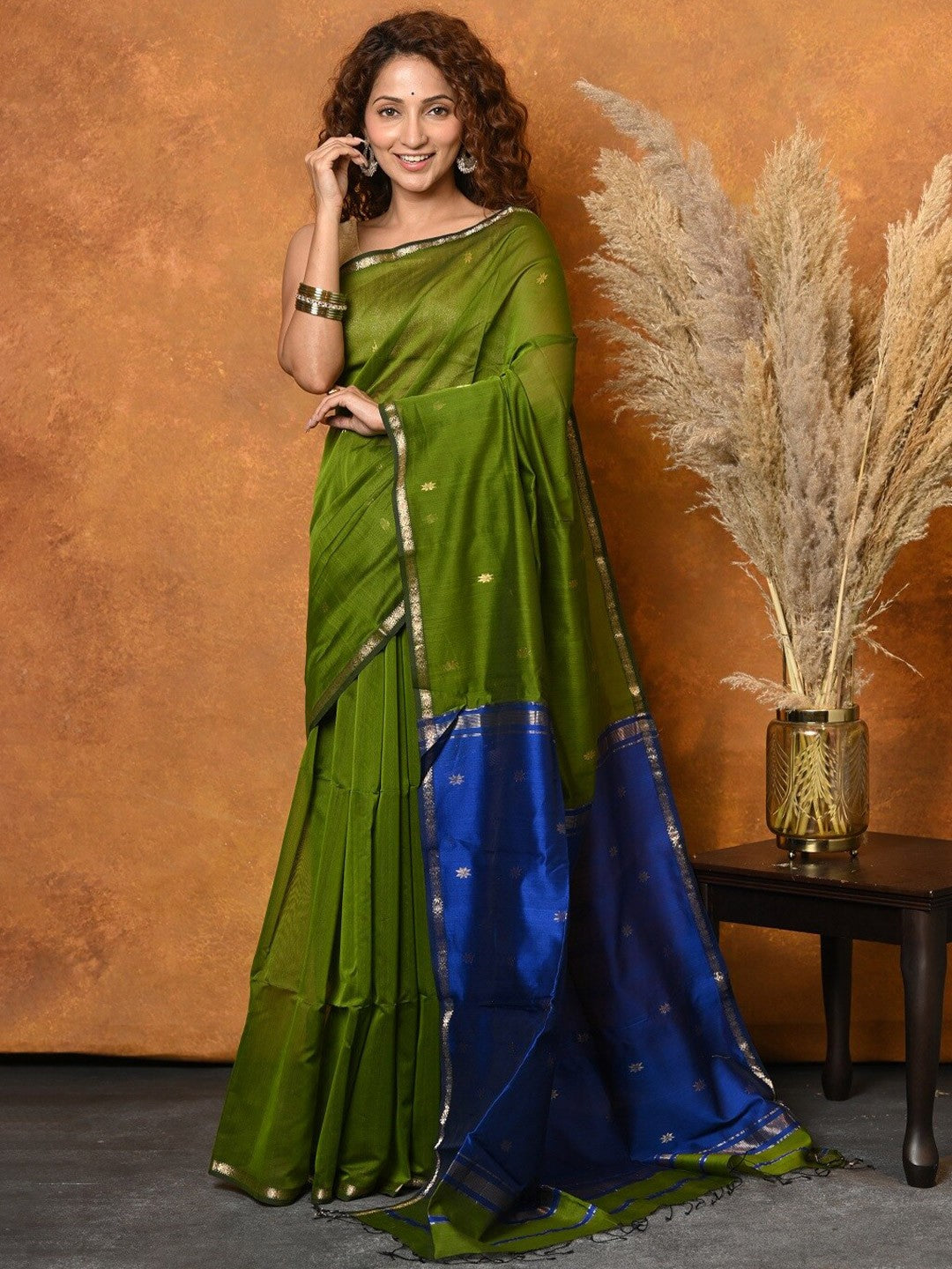 Desiring Green Cotton Silk Saree With Fairytale Blouse Piece