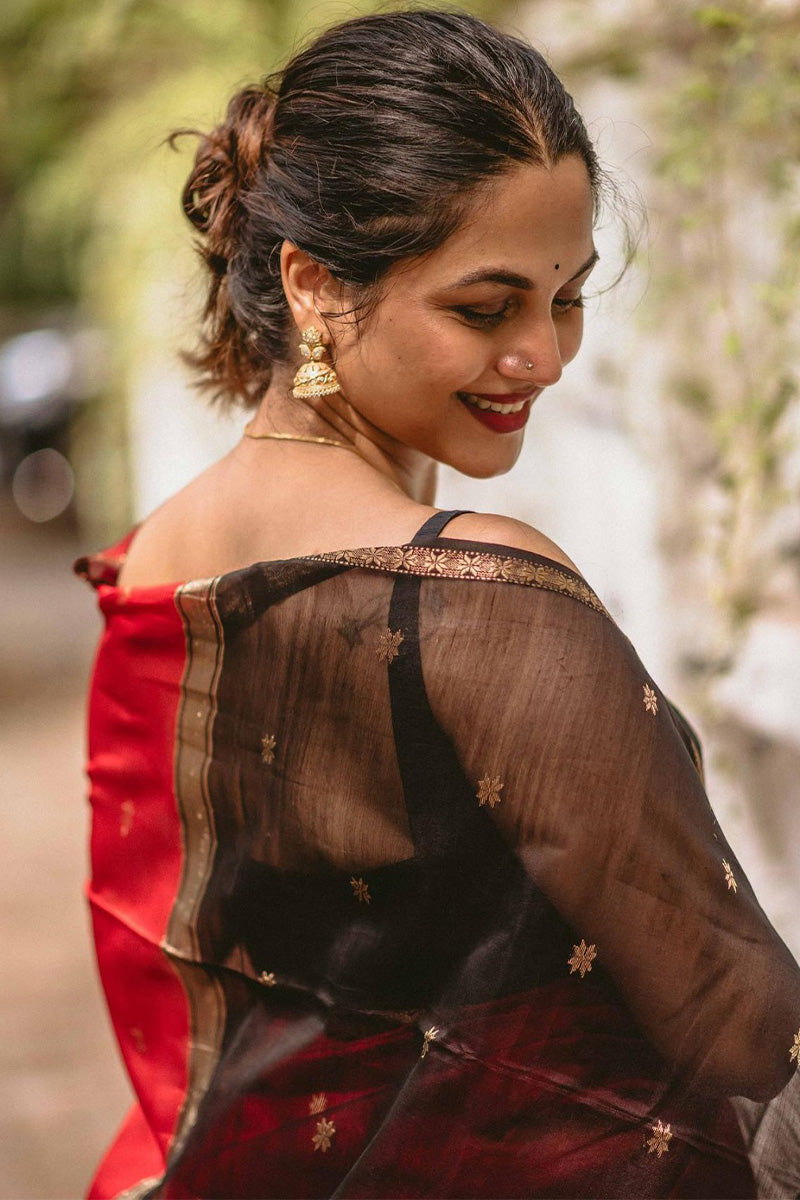 Hypnotic Red Cotton Silk Saree With Intricate Blouse Piece