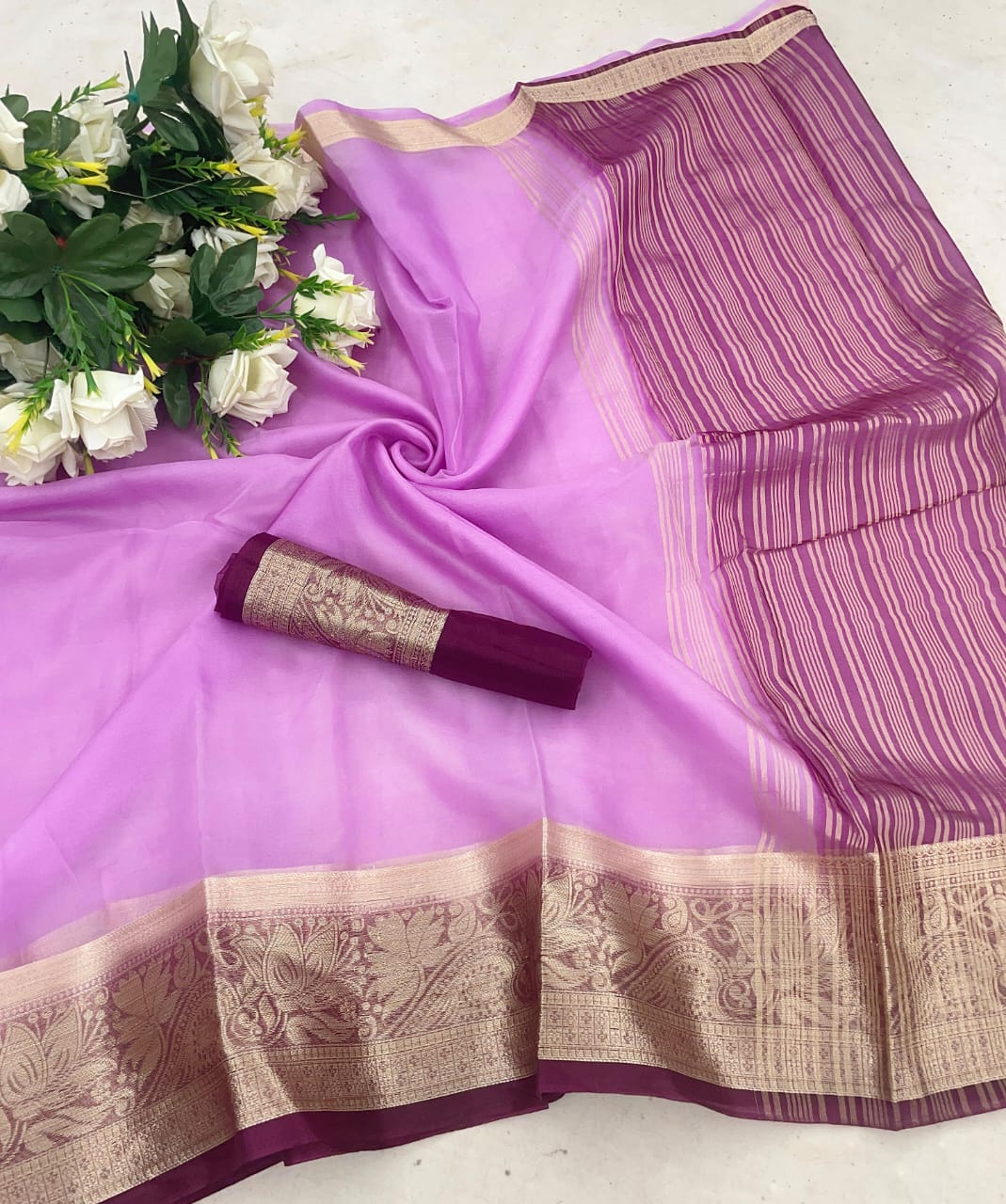 Lissome Lavender Orgenza Silk Saree With Entrancing Blouse Piece