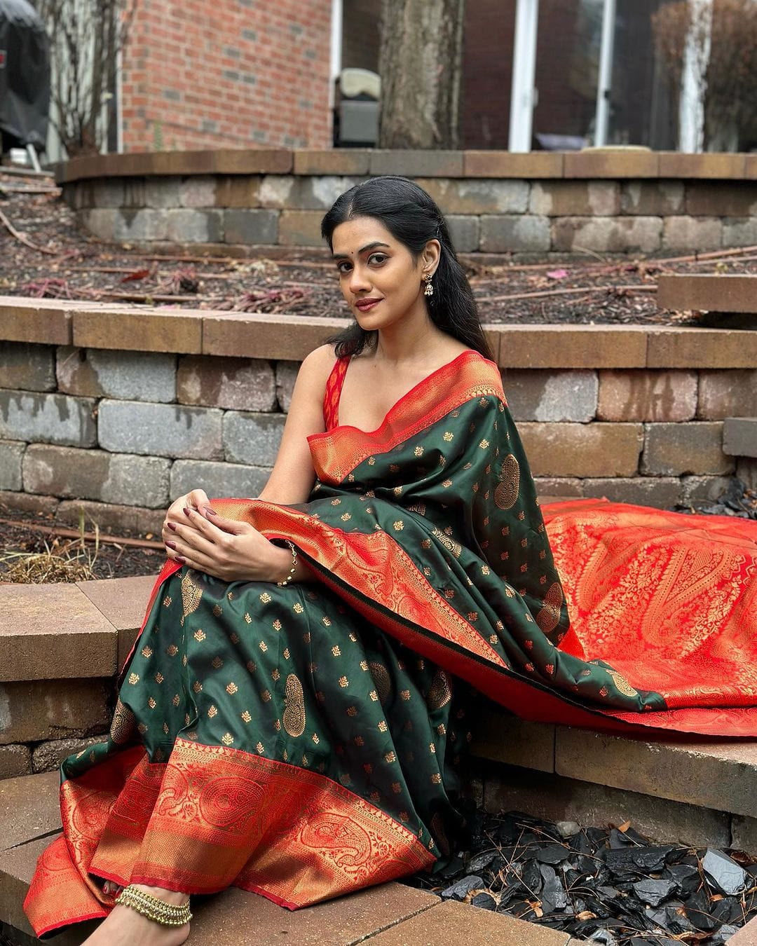 Evanescent Dark Green Soft Silk Saree With Palimpsest Blouse Piece