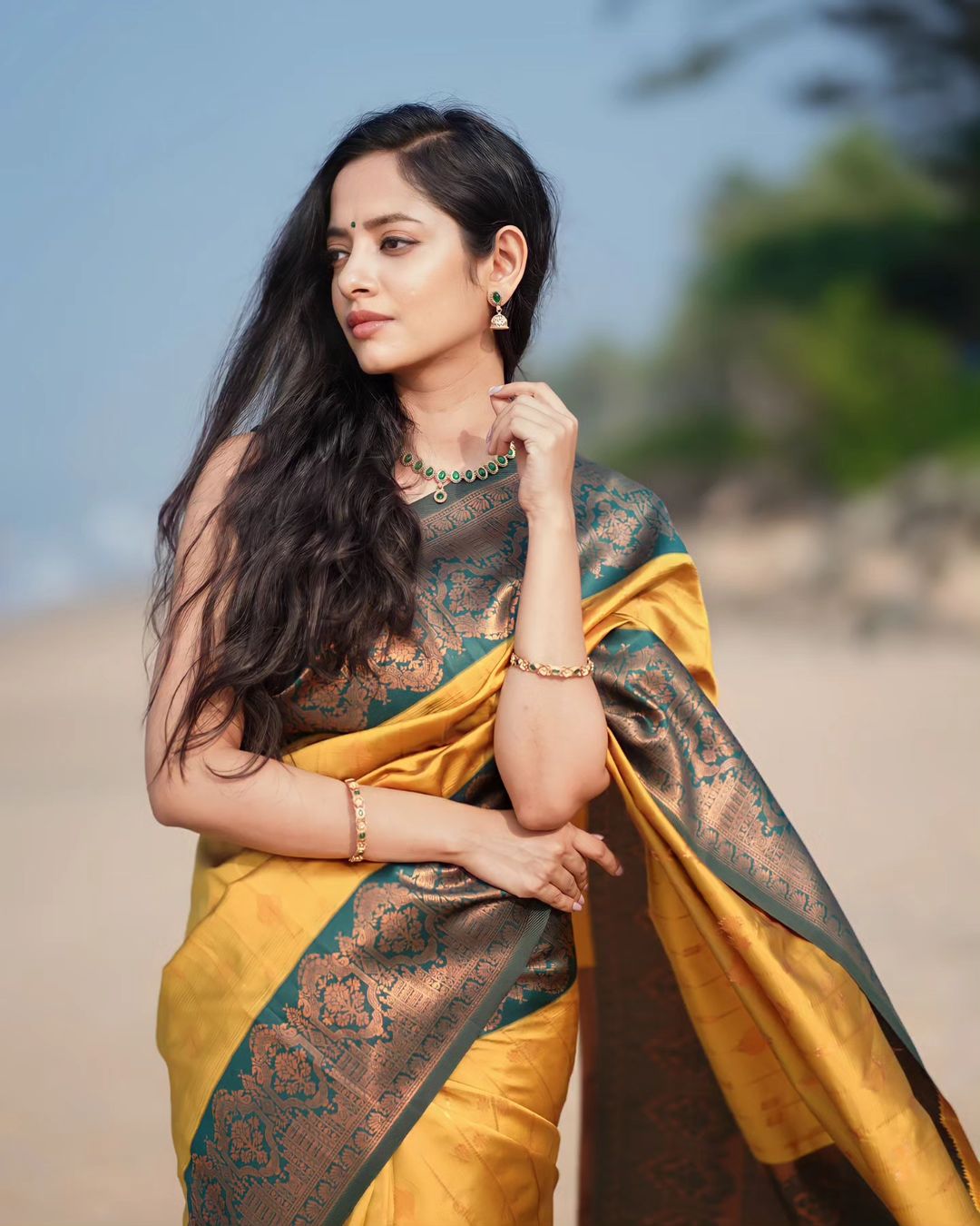 Lustrous Yellow Soft Silk Saree With Eclat Blouse Piece