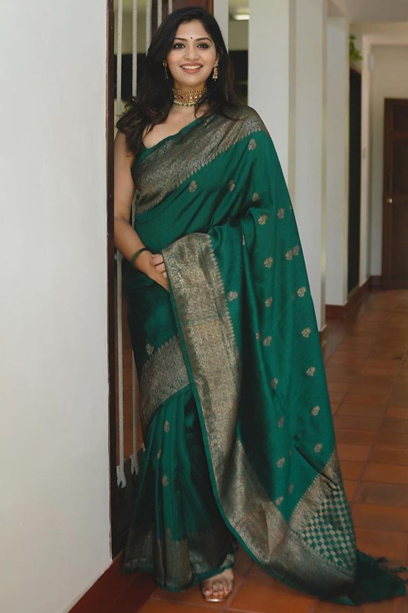 Scrupulous Dark Green Soft Silk Saree With Profuse Blouse Piece