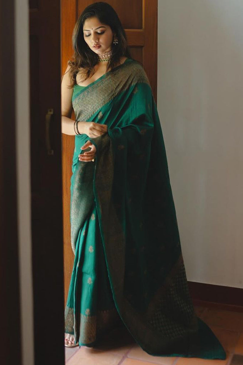 Scrupulous Dark Green Soft Silk Saree With Profuse Blouse Piece