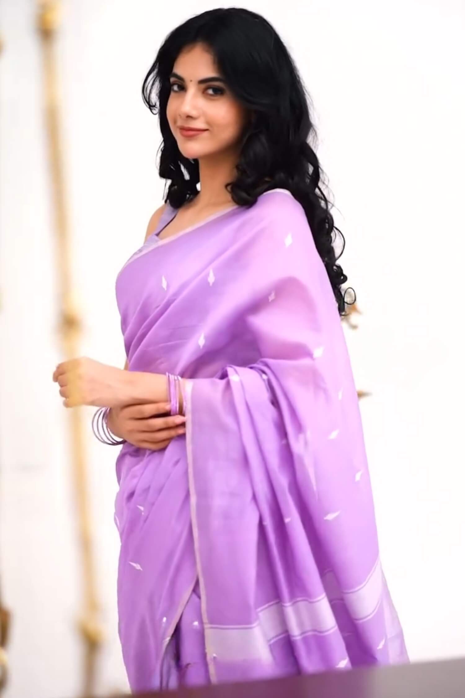 Felicitous Lavendor Cotton Silk Saree With Outstanding Blouse Piece