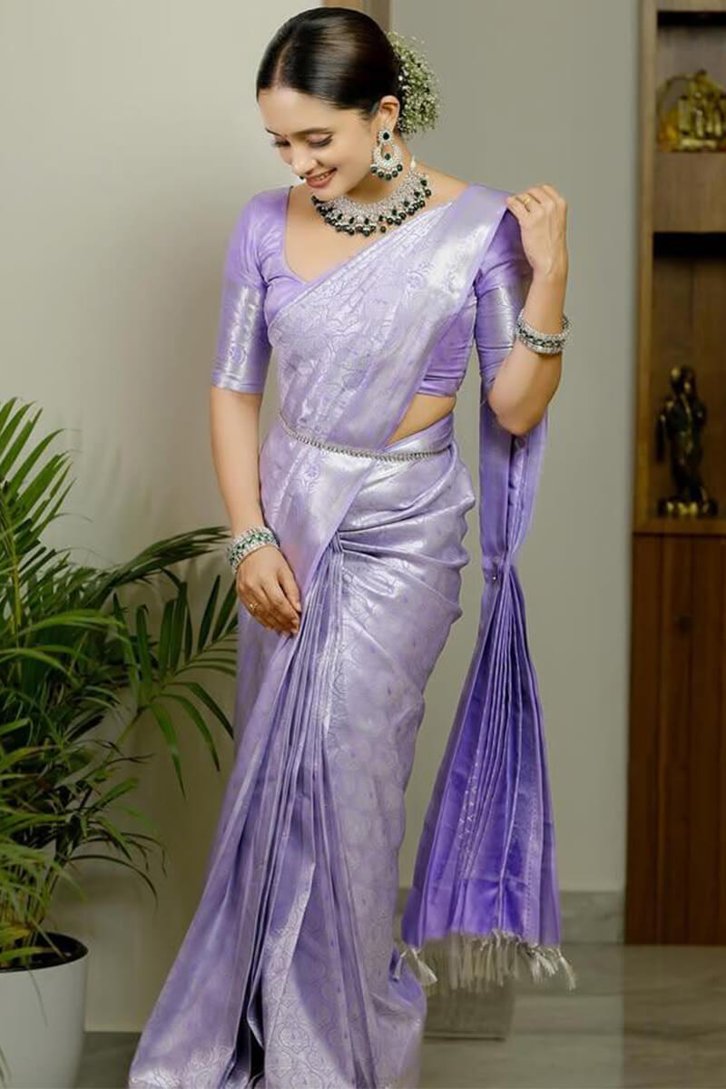 A dreamy Lavender Soft Silk Saree With Adorable Blouse Piece