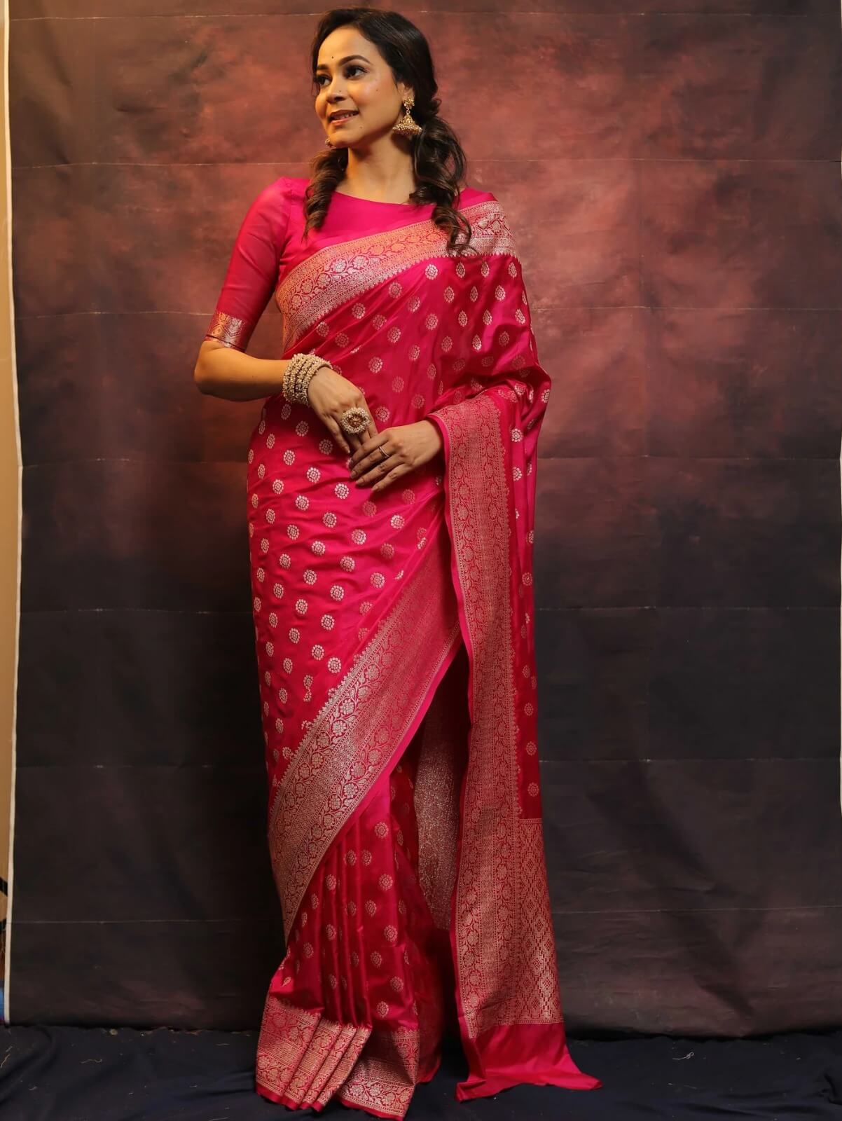 Amiable Dark Pink Soft Silk Saree With Imbrication Blouse Piece