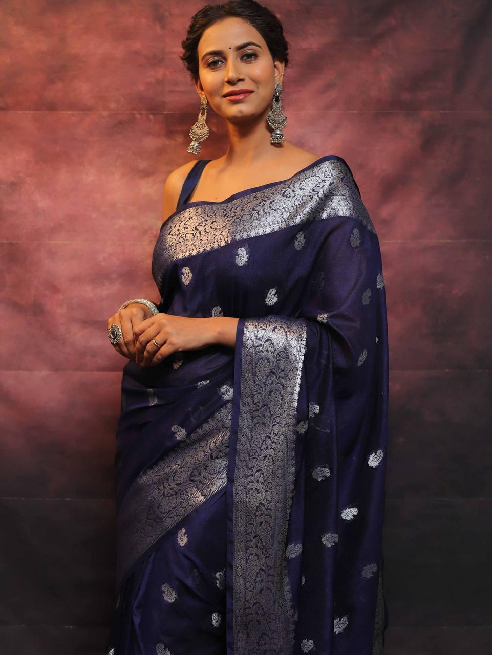 Enchanting Navy Blue Soft Silk Saree With Divine Blouse Piece