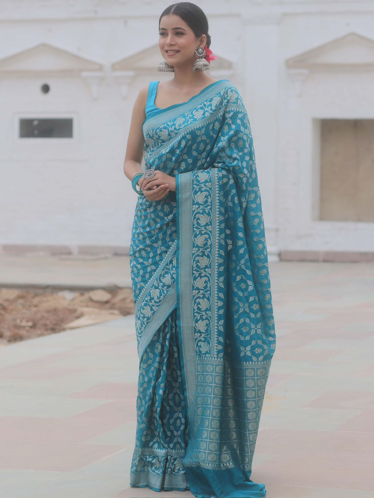 Marvellous Firozi Soft Silk Saree With Beguiling Blouse Piece