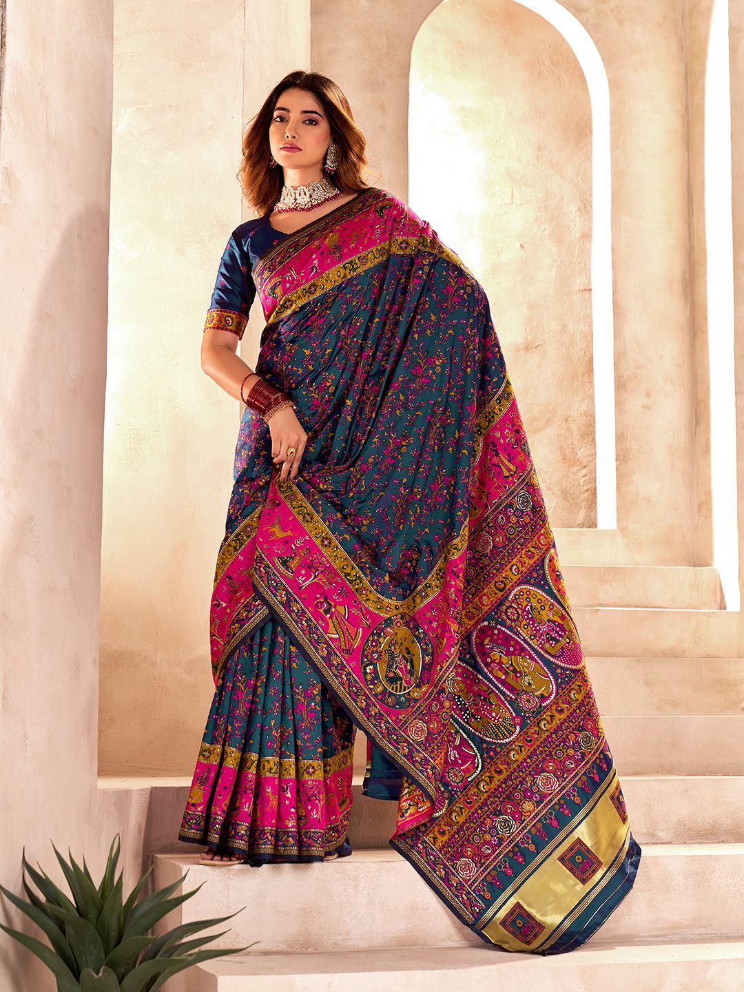 Fragrant Rama Nylon Dola Pashmina Saree With Evanescent Blouse Piece