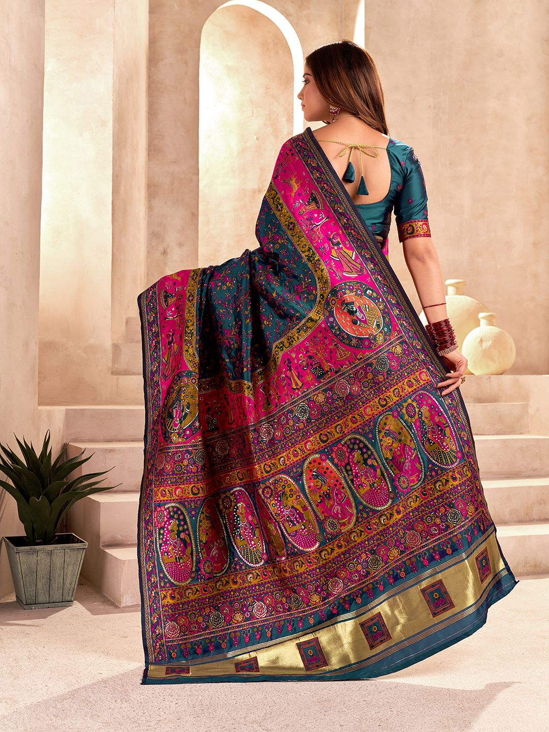 Fragrant Rama Nylon Dola Pashmina Saree With Evanescent Blouse Piece