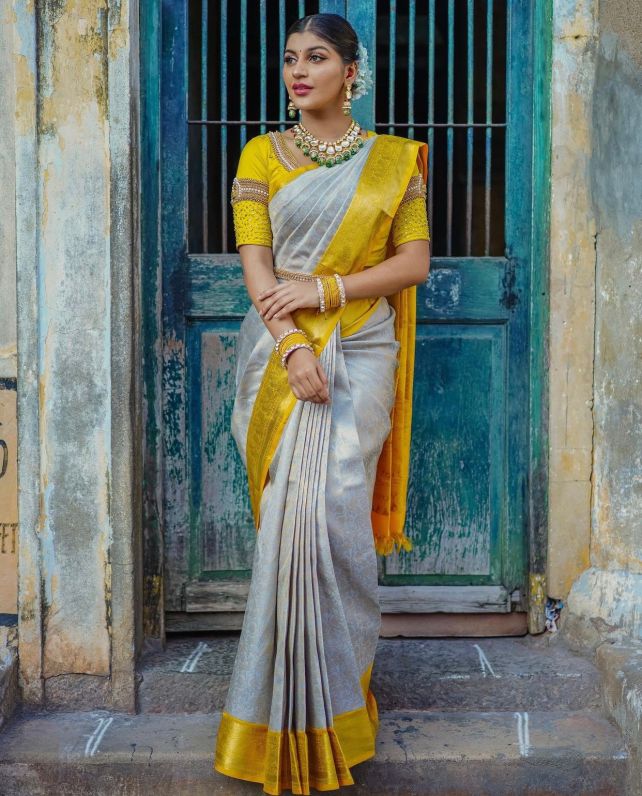 Nectarous Off White Soft Silk Saree With Palimpsest Blouse Piece