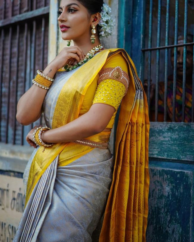 Nectarous Off White Soft Silk Saree With Palimpsest Blouse Piece