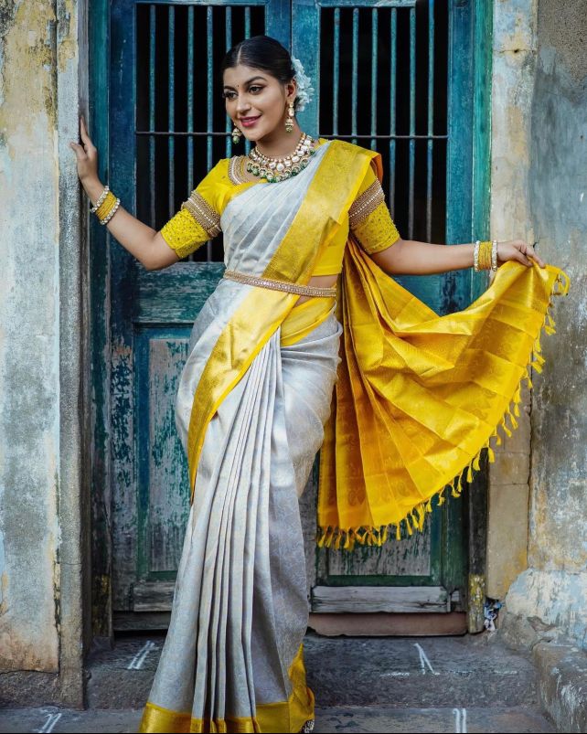 Nectarous Off White Soft Silk Saree With Palimpsest Blouse Piece