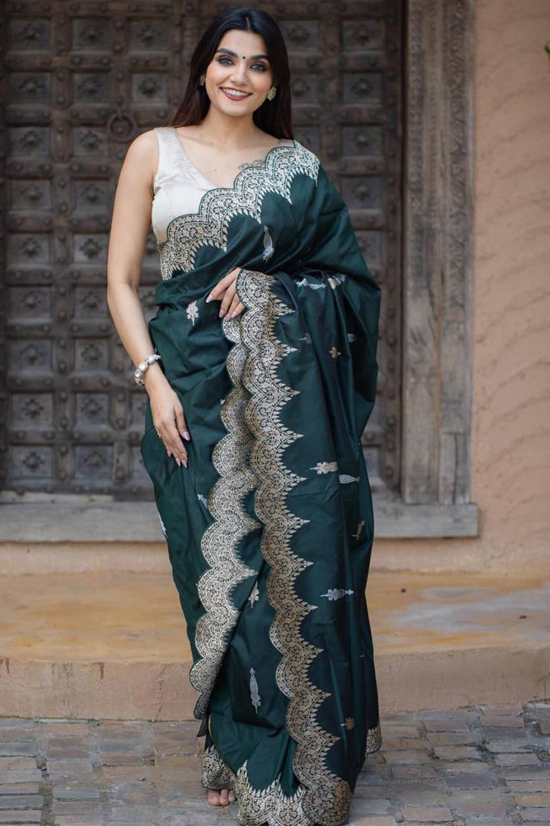 Eclat Dark Green Soft Silk Saree With Lagniappe Blouse Piece