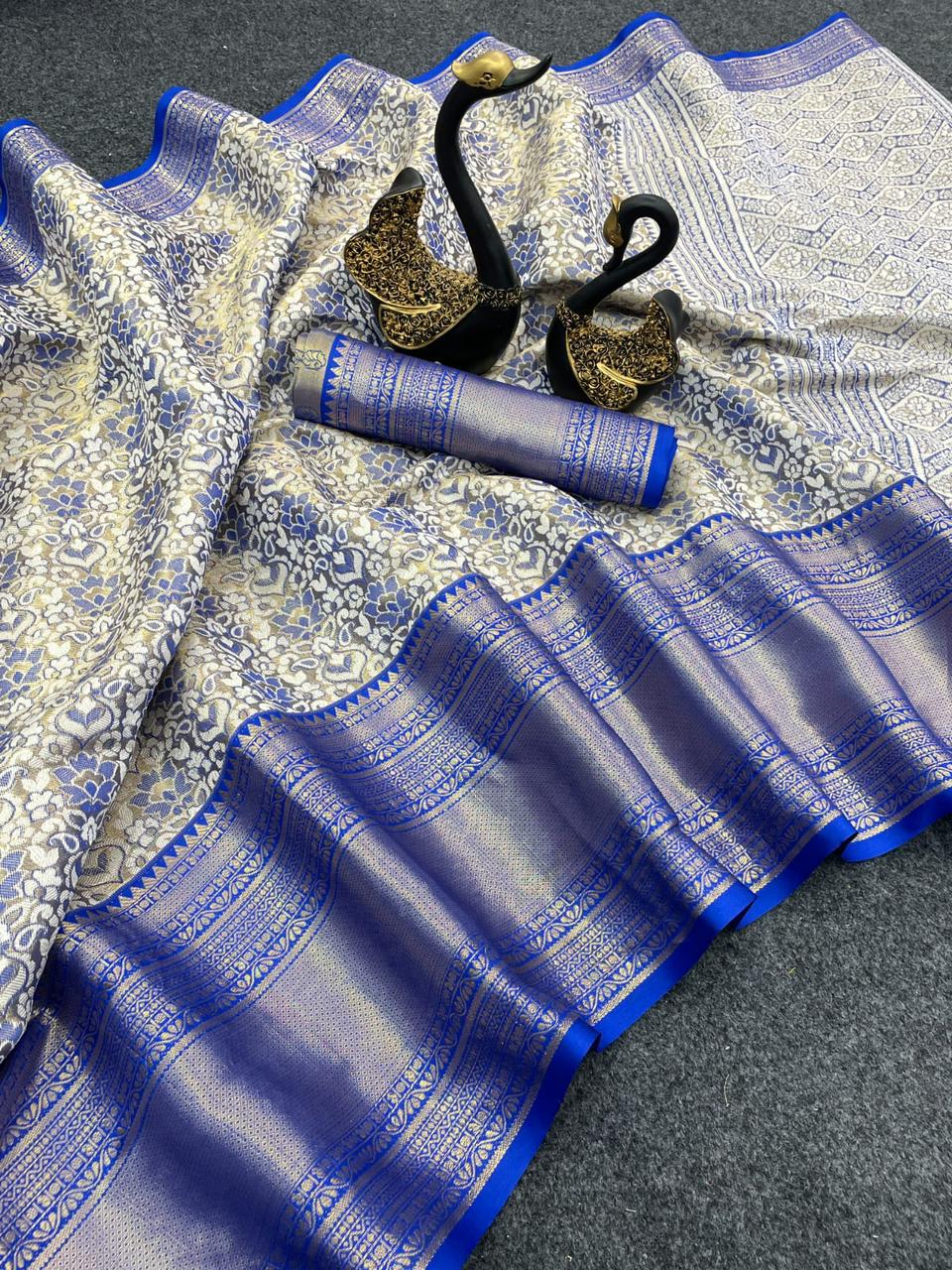 Grandiose Royal Blue Kanjivaram Silk Saree With Forbearance Blouse Piece