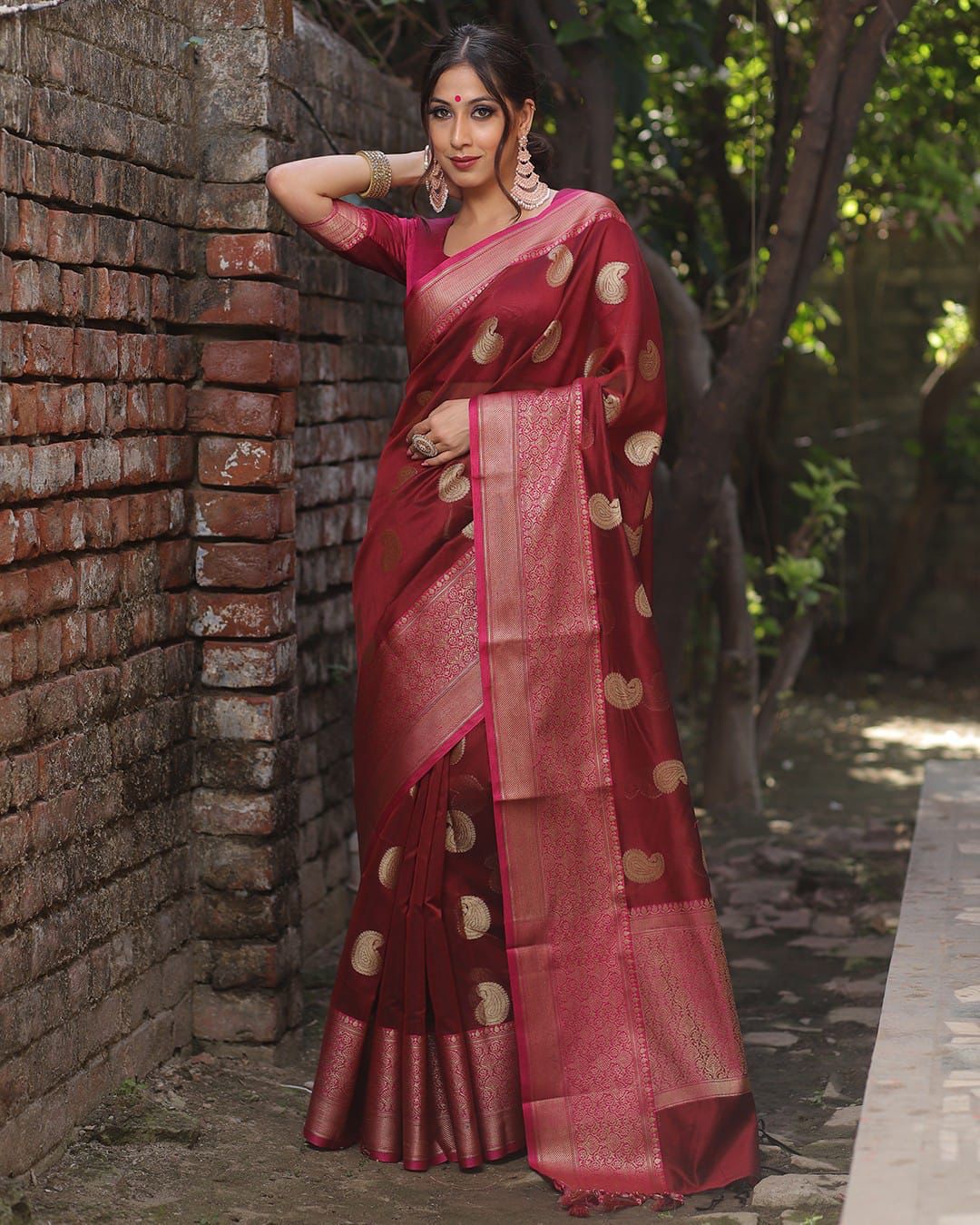 Desirable Wine Soft Silk Saree With Pulsating Blouse Piece