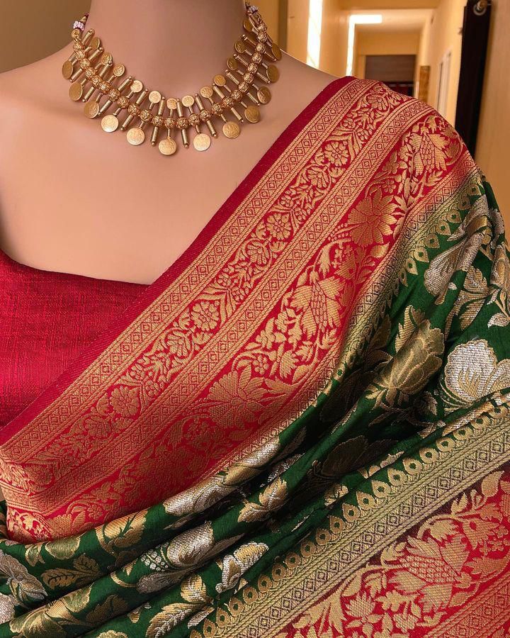 Luminous Dark Green Soft Silk Saree With Nectarous Blouse Piece