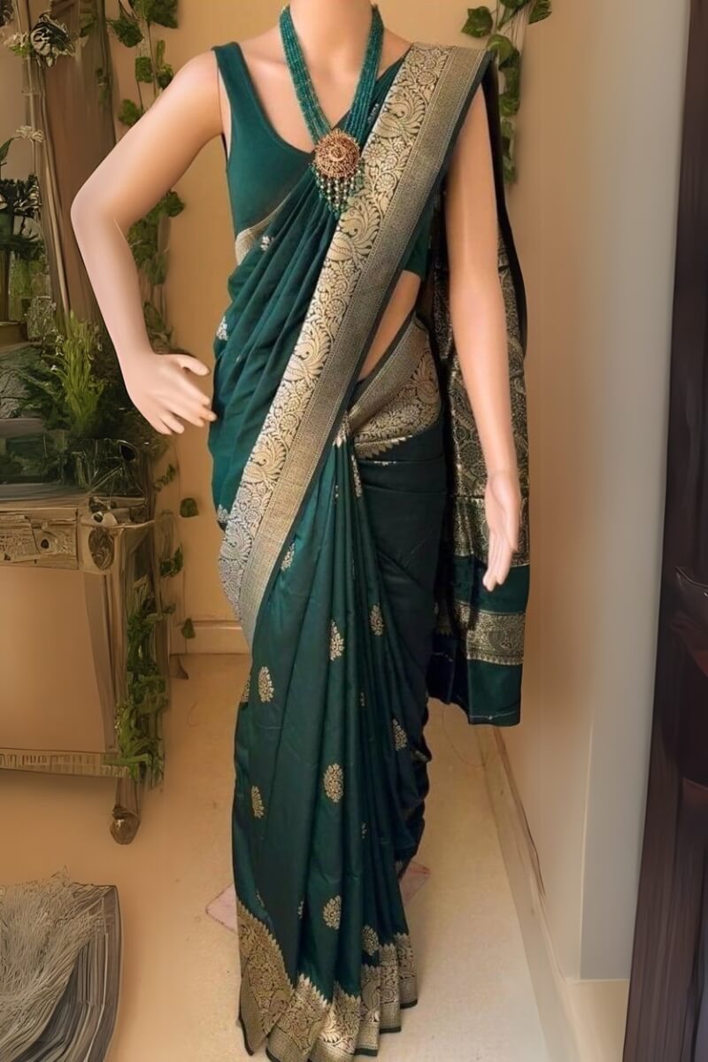 Surreptitious Dark Green Soft Silk Saree With Magnificat Blouse Piece