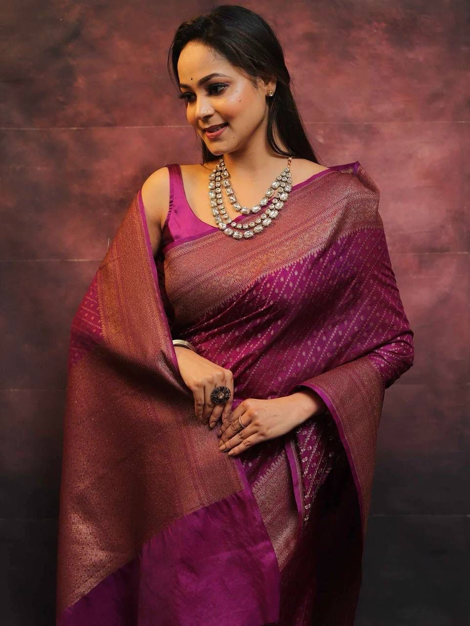 Fantabulous Purple Soft Silk Saree With Propinquity Blouse Piece