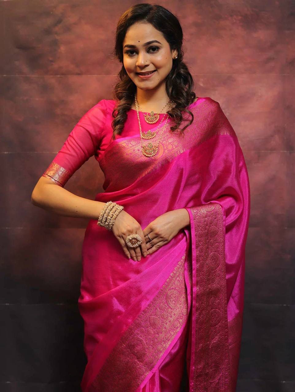 Flaunt Dark Pink Soft Silk Saree With Elegant Blouse Piece