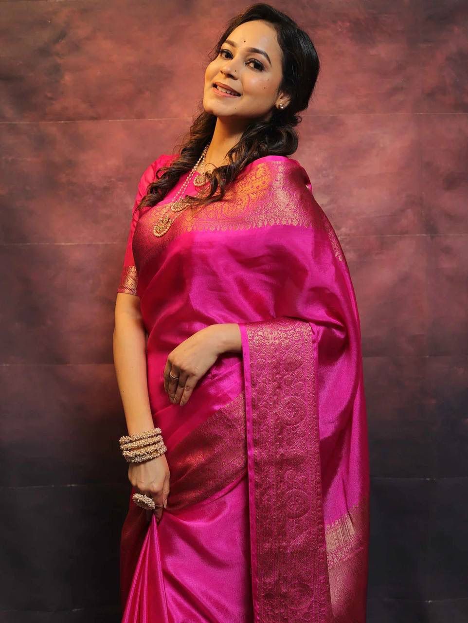 Flaunt Dark Pink Soft Silk Saree With Elegant Blouse Piece