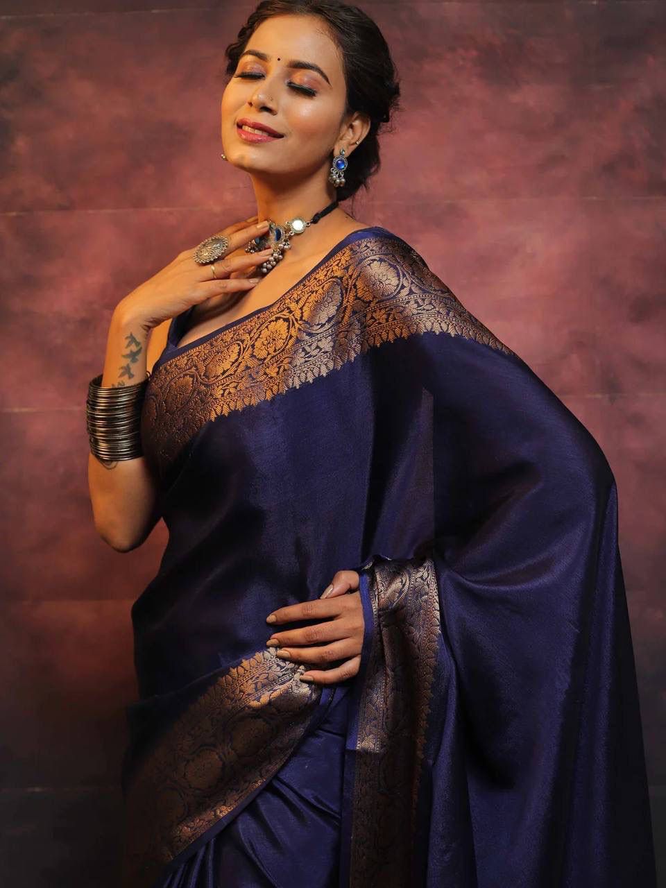 Bewitching Navy Blue Soft Silk Saree With Eloquence Blouse Piece