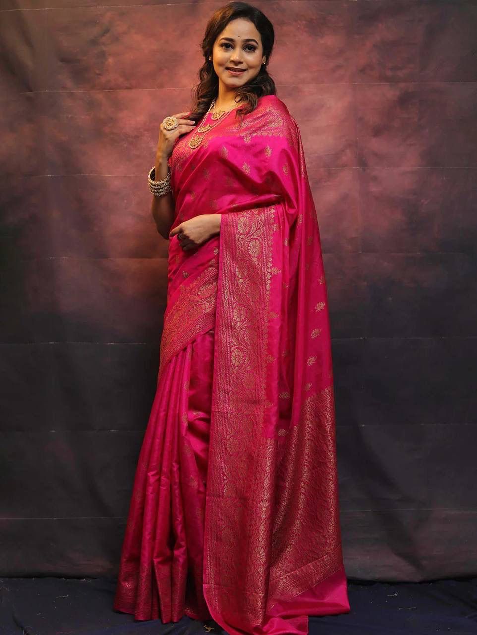 Pleasurable Dark Pink Soft Silk Saree With Alluring Blouse Piece