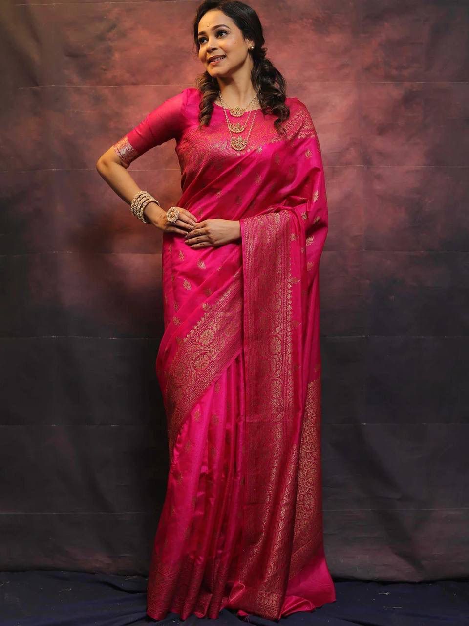 Pleasurable Dark Pink Soft Silk Saree With Alluring Blouse Piece