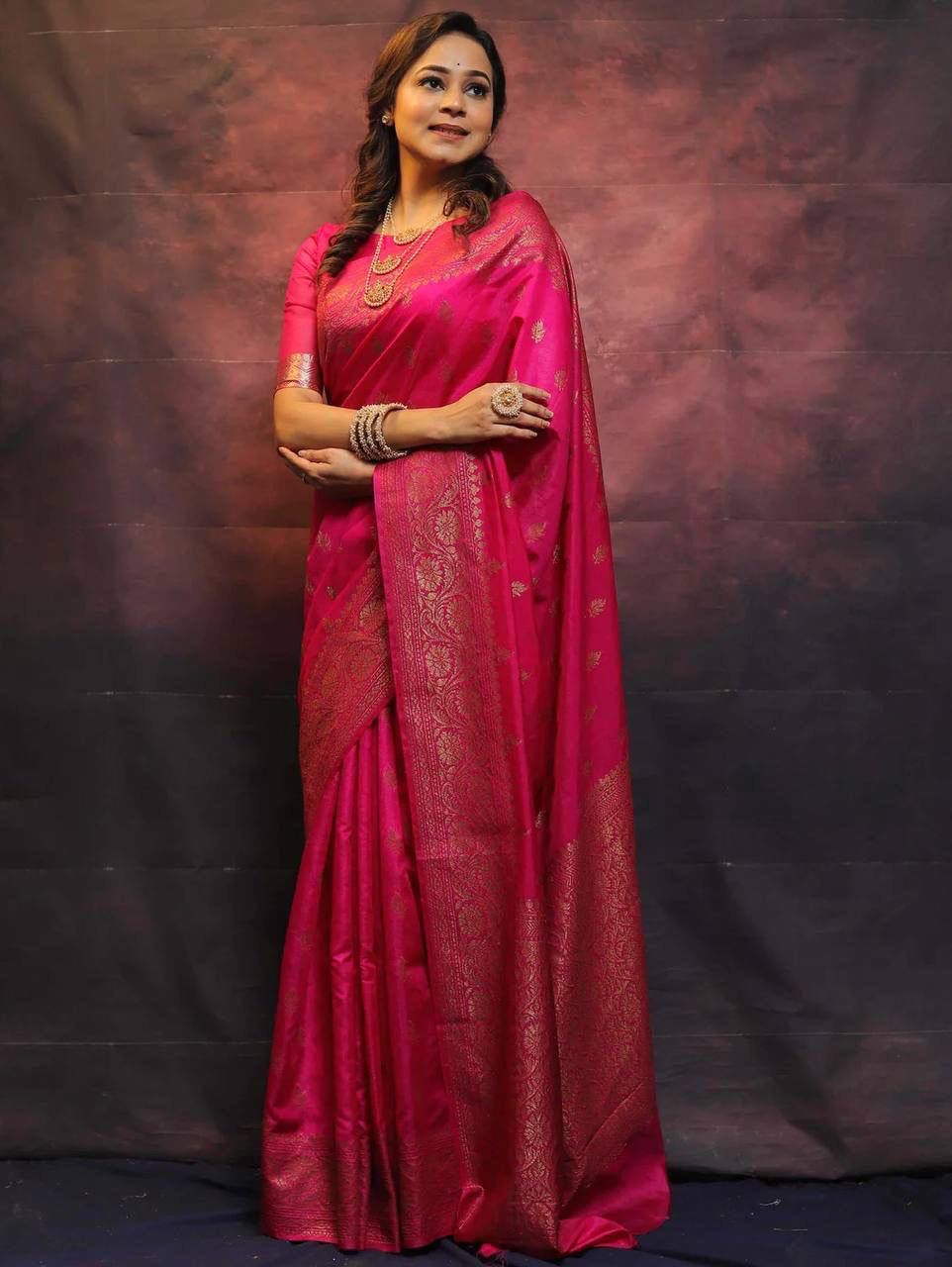 Pleasurable Dark Pink Soft Silk Saree With Alluring Blouse Piece