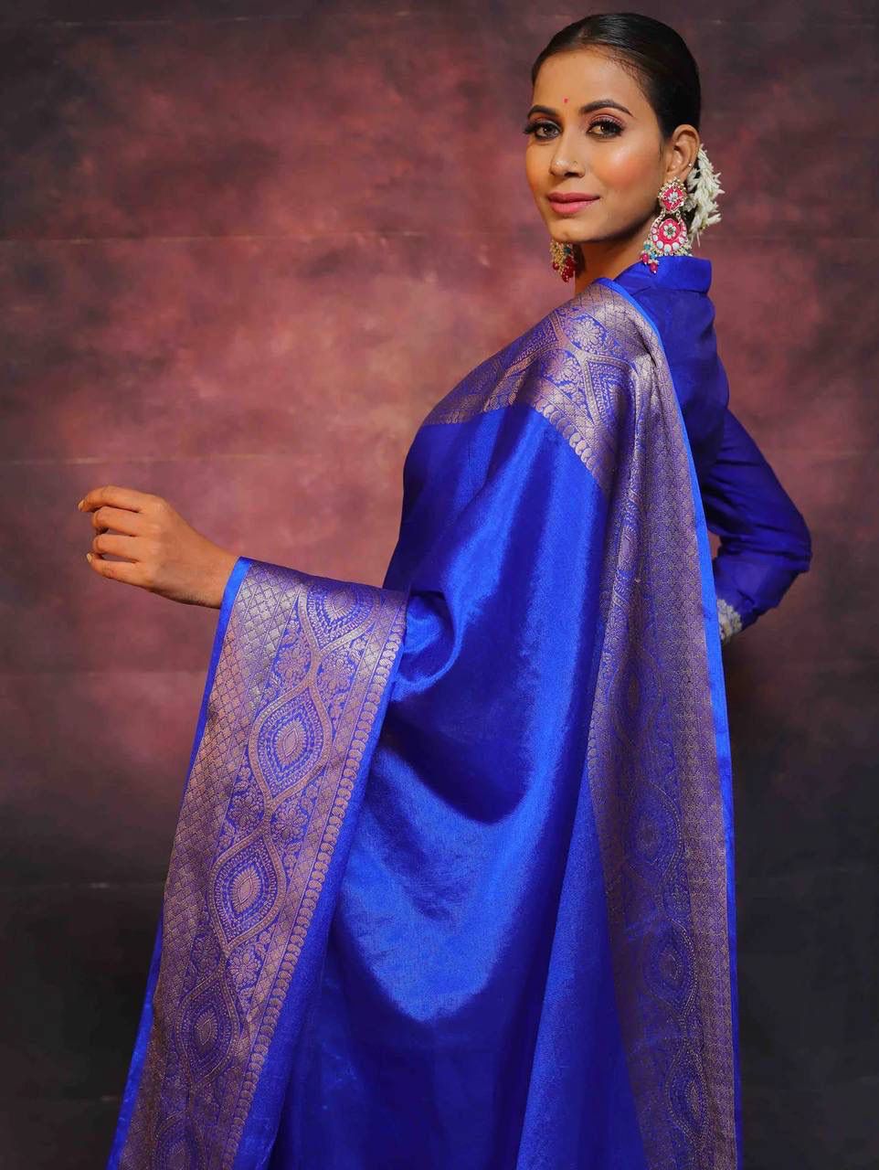 Flattering Royal Blue Soft Silk Saree With Charming Blouse Piece