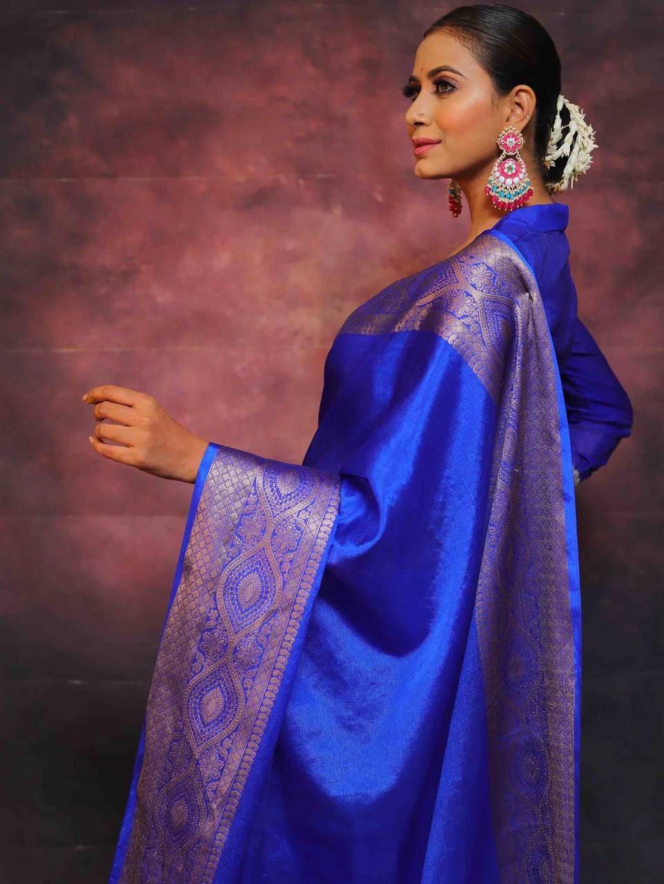 Flattering Royal Blue Soft Silk Saree With Charming Blouse Piece