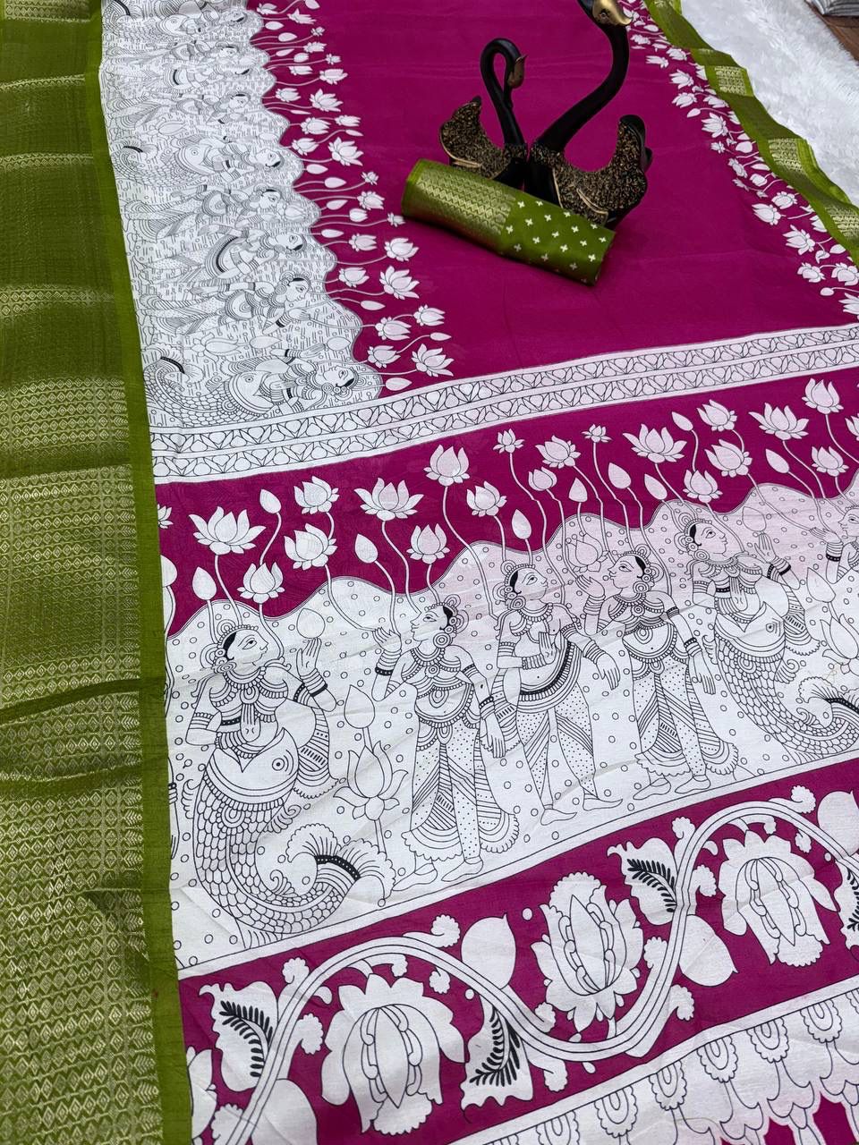 Lissome Dark Pink Digital Printed Dola Silk Saree With Gratifying Blouse Piece