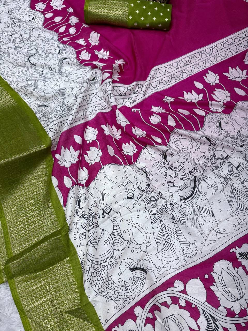 Lissome Dark Pink Digital Printed Dola Silk Saree With Gratifying Blouse Piece